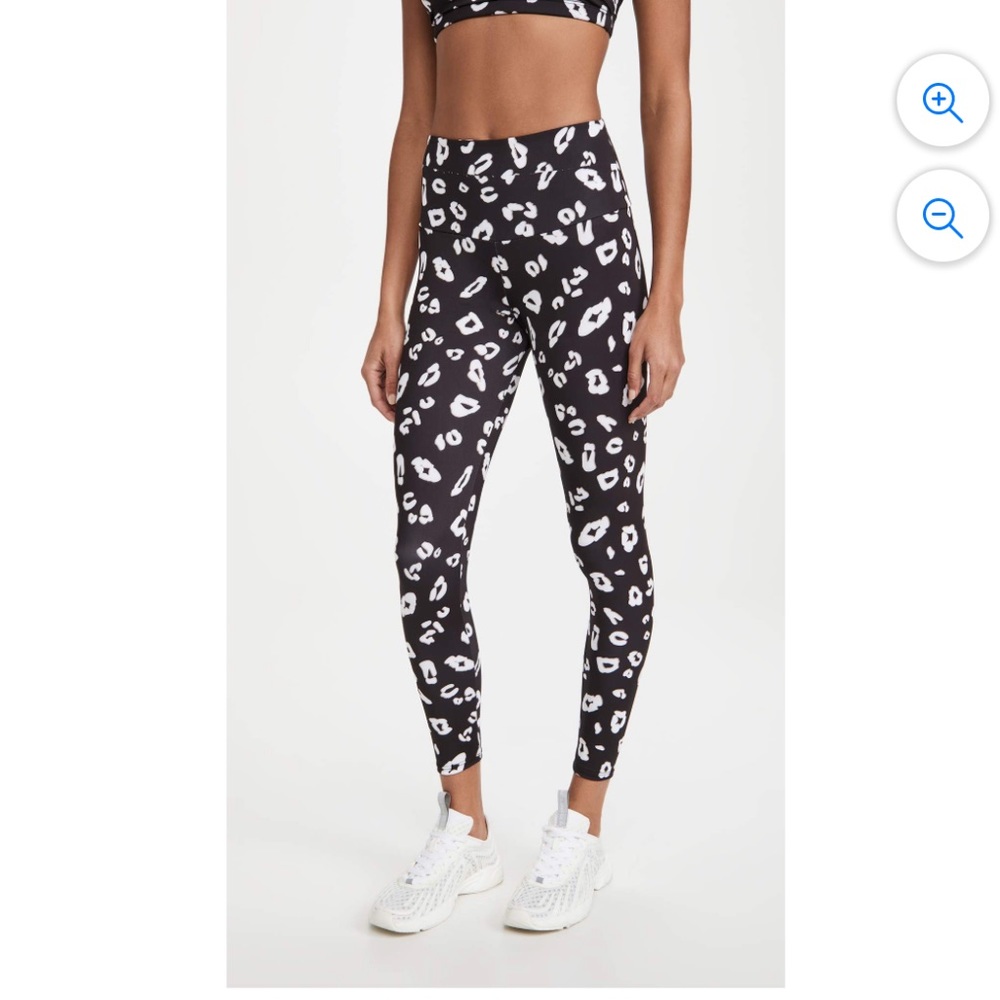 Onzie High Rise Leopard Print Leggings | Size Small